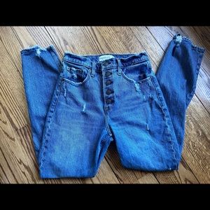 Abercrombie The Mom High Rise Jeans Denim Blue Fitch size 26/2 button fly fall
